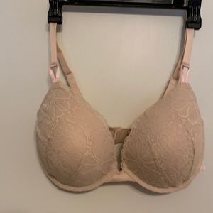 NWOT Victoria’s Secret PushUp Bra. Beige, 36DDD. Discounted price and shipping